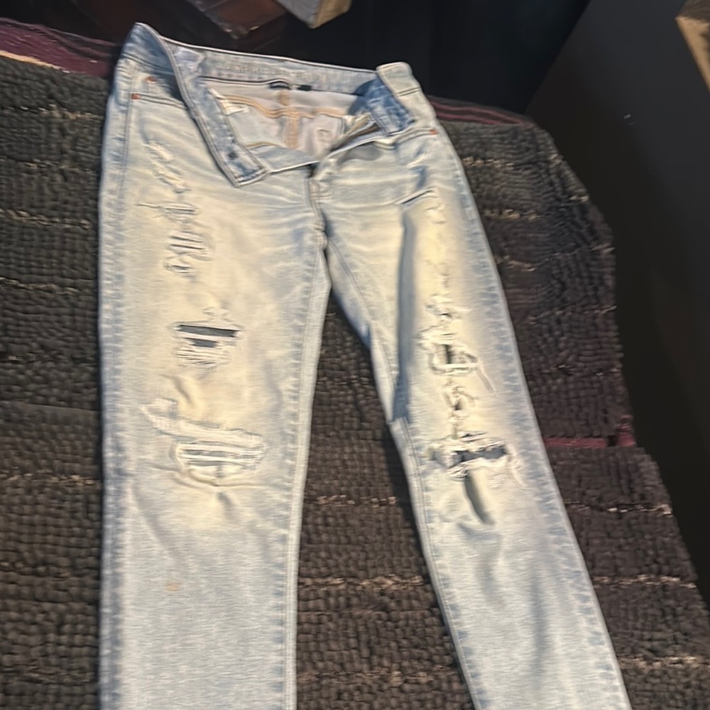 American Eagle Distressed Light Blue Women's Jeans